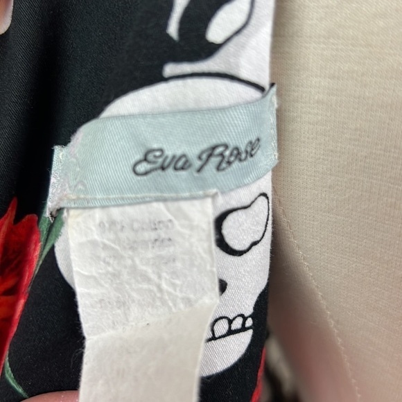 Eva Rose Fit & Flare Dress Red Roses Skulls Retro Rockabilly Punk Goth Small - Picture 10 of 10